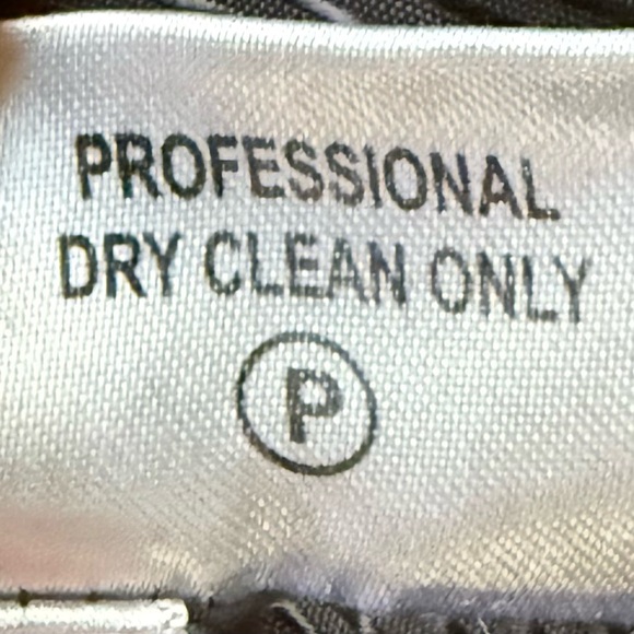 Calvin Klein Black Fully Lined Wool Coat with Snap Closure & Tied Waist. Size 6 - Picture 8 of 8